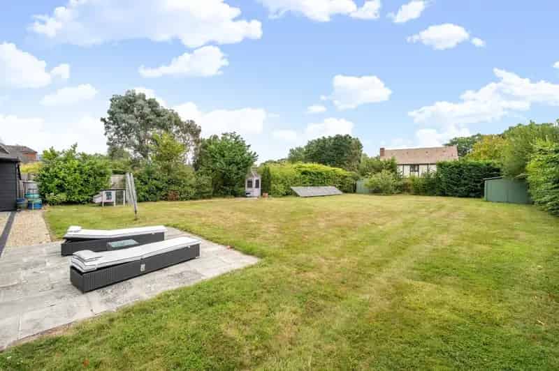 4 Bedroom Detached House for Sale in East Horsley