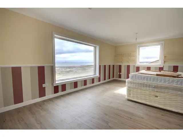 5 Bedroom End-Terrace House with Sea Views Golspie