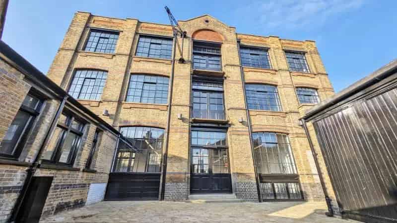 Commercial property For Rent , London, England
