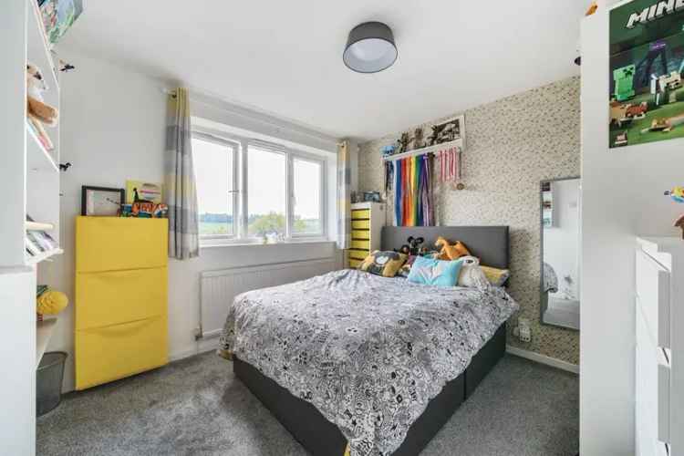 Spacious 3-Bedroom Family Home with Modern Amenities and EV Charging
