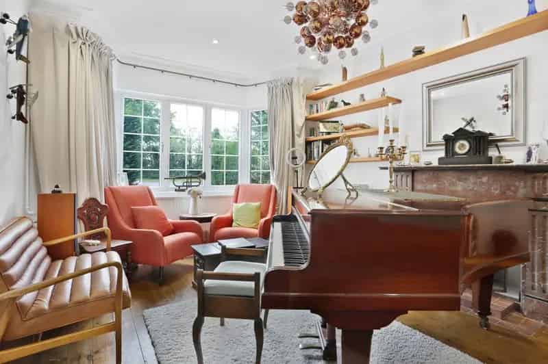 5 Bedroom Semi Detached House For Sale