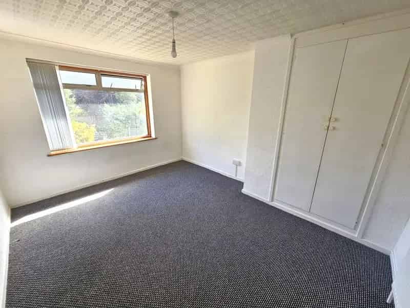 3 Bedroom Semi-Detached House to Rent