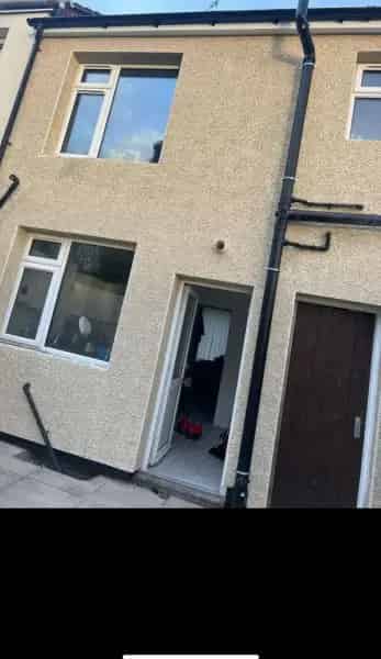 Property with Large Garden Near Schools Transport and Shopping