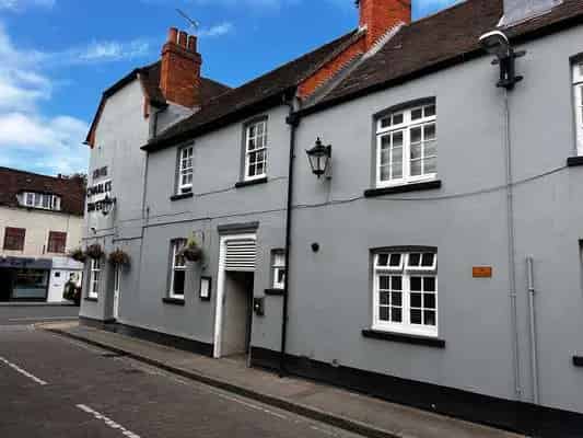 King Charles Tavern: Grade II Listed Pub Restaurant with Residential Accommodation