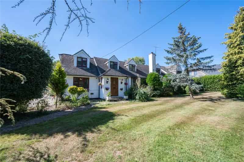 5 Bedroom Detached House for Sale Brooks Green