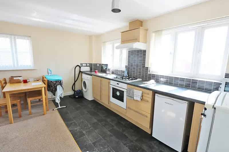 2 bedroom Flat
 To Rent