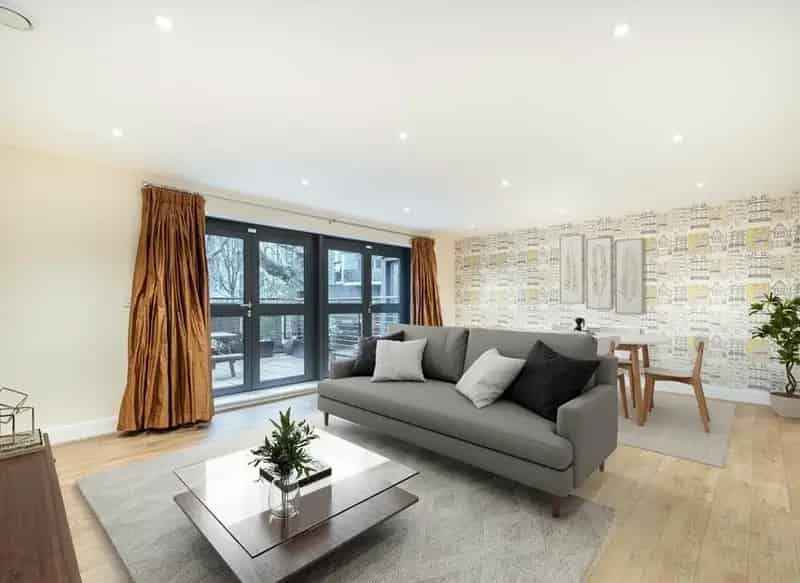 Three Double Bedroom Flat Near Bermondsey Underground