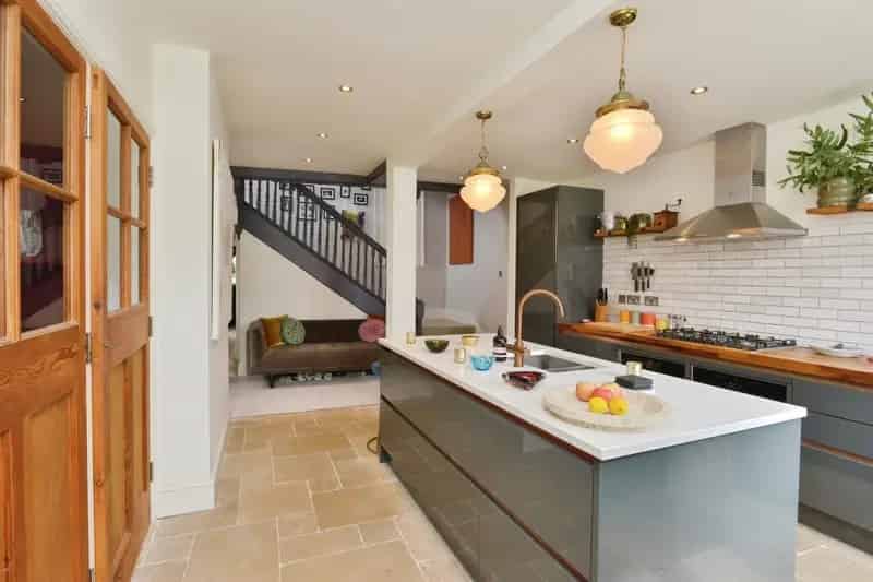 4 Bedroom Townhouse in Stony Stratford Near MK Train Station