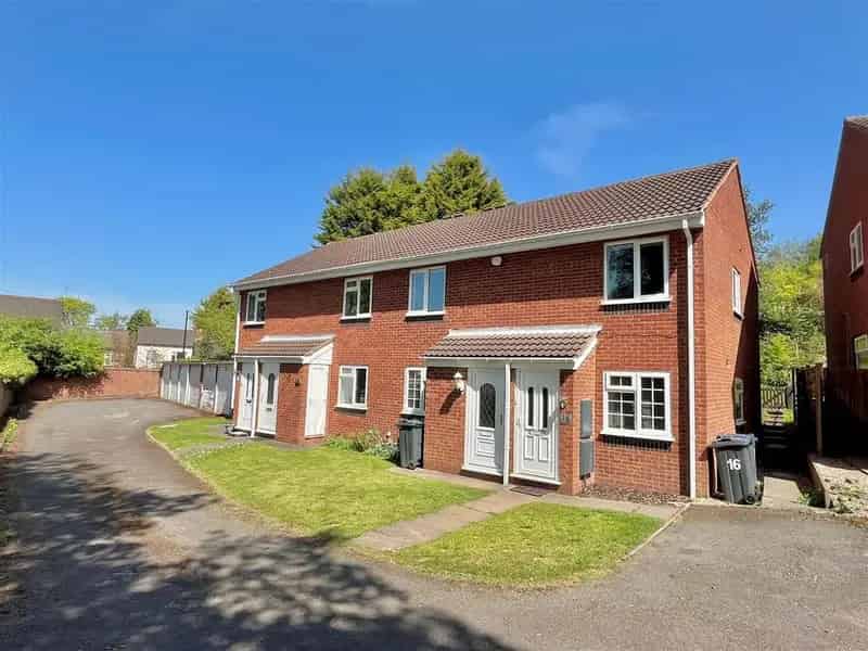 2 Bedroom Maisonette for Sale