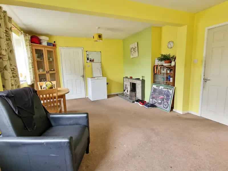 3 Bedroom Bungalow For Sale - Huge Potential