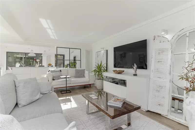 5 Bedroom Detached House to Rent