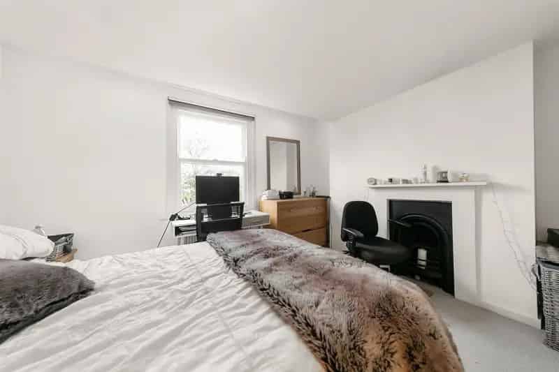 3 Bedroom Flat House to Rent in Central Brixton