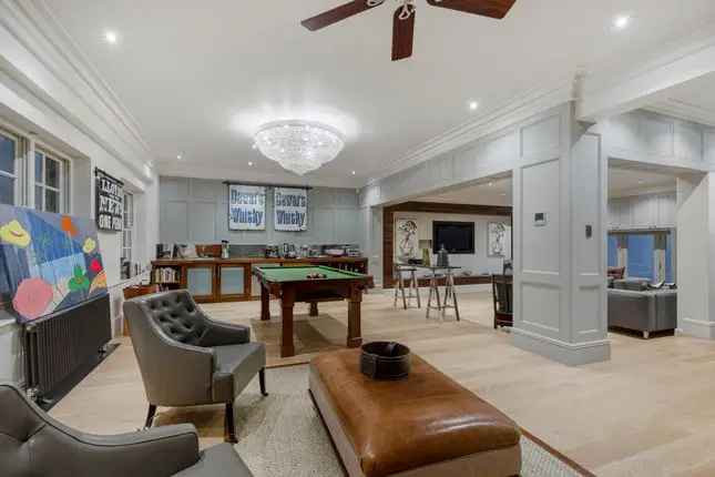 Artist's Studio House for Sale in Knightsbridge