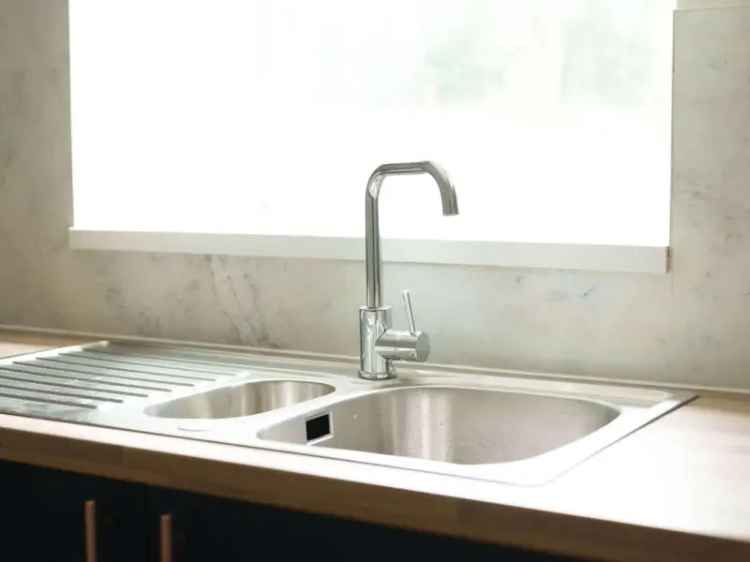 Charming One Bedroom Flat Ready Now
