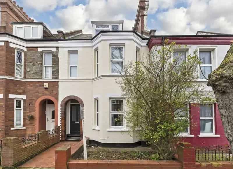Four Double Bedroom Home Near Streatham Hill Station