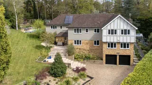 5 Bedroom Family Home in Prestigious Crown Estate