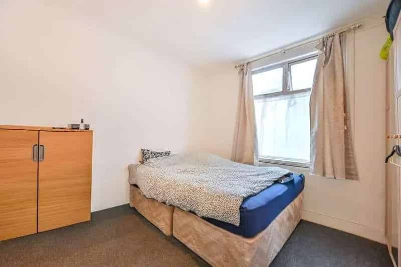 1 bed flat for sale