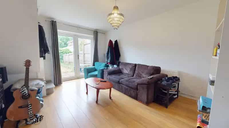 2 Bedroom Terraced House to Rent in Thornhill