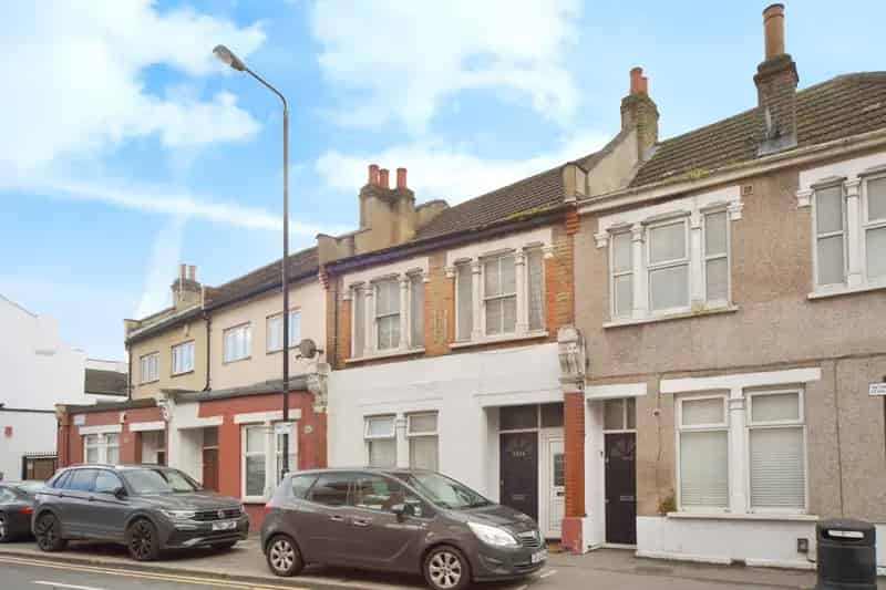 Victorian Conversion Walthamstow 2 Beds Loft Garden Chain Free