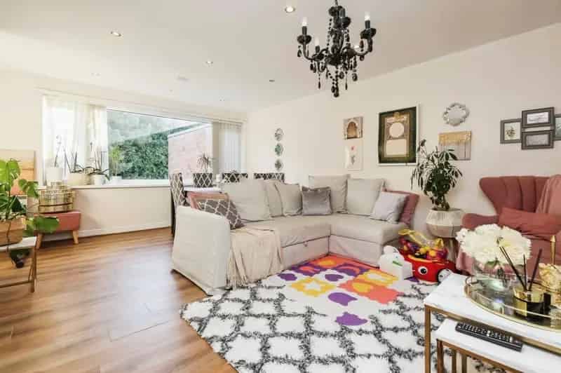 Two Bedroom Apartment with Balcony and Parking