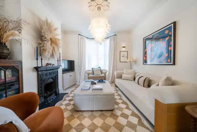 Spectacular Four-Bedroom Family Home with Landscaped Garden