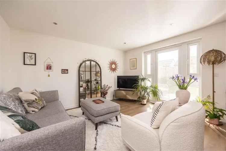 3 Bed Terraced House Prestonpans - Modern Family Home