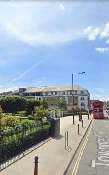 2 Bed Flat Fulham Imperial Wharf Refurbished Modern Amenities