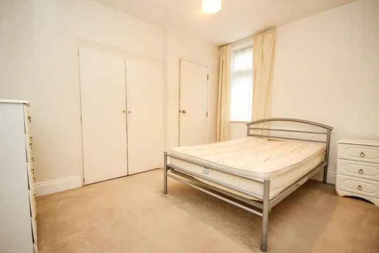 1 Bedroom Ground Floor Flat with Private Patio