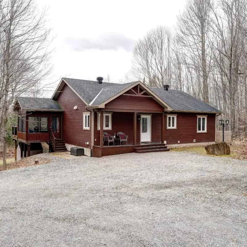 Lakefront Home 45 Minutes from Ottawa