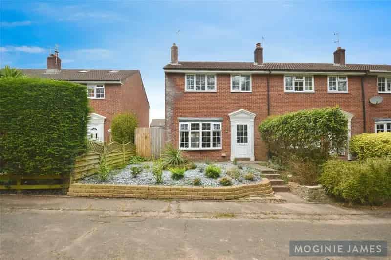 3 Bedroom Semi-Detached House For Sale