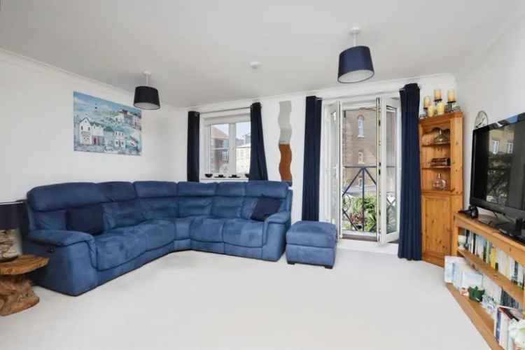 Stunning Harbour View Townhouse - Modern Family Home