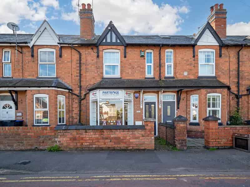 Commercial Property with Apartment Whitnash