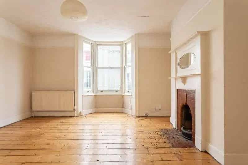4 bed flat for sale