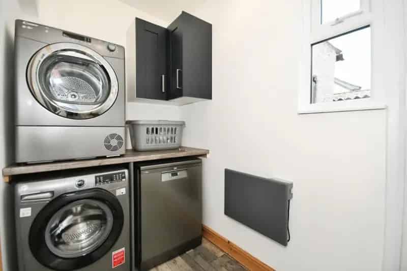 3 Bed End Terraced House For Sale