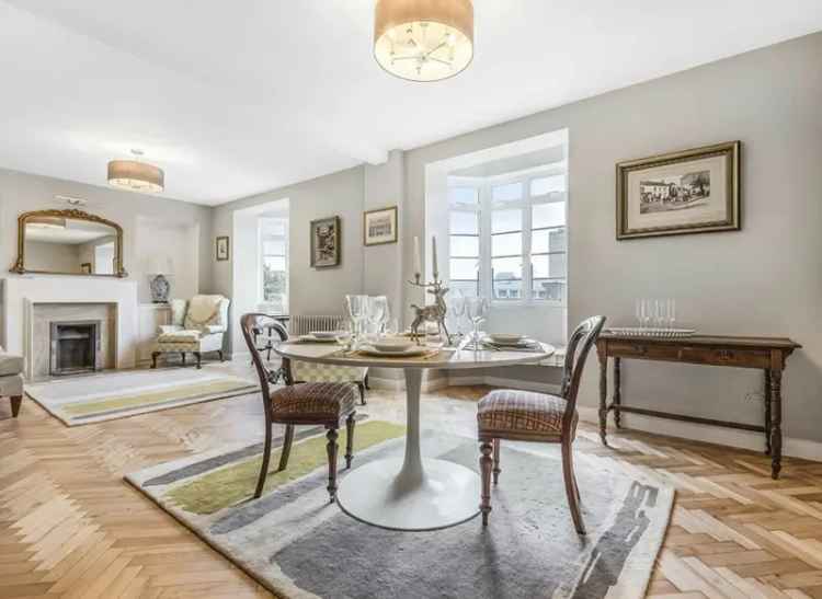 Large 4-Bedroom Hammersmith Apartment 1200 sq ft