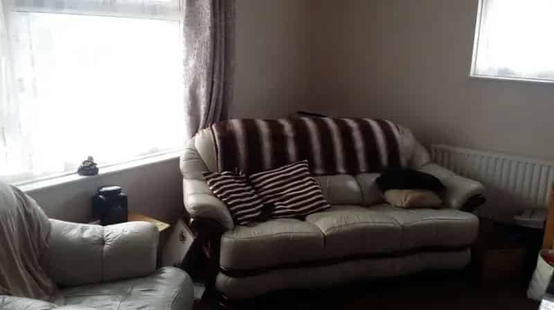 Lovely Flat with Refurbished Bathroom and Balcony