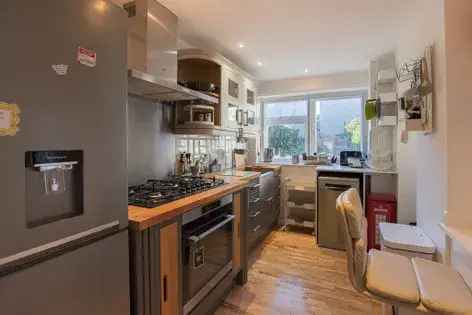 3 Bedroom Furnished House Near Aberdeen University