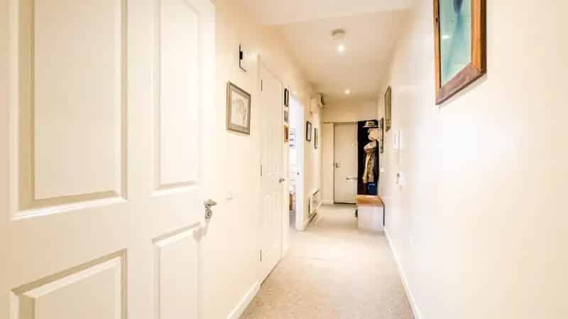 1 Bed Flat for Sale in 21 West Development