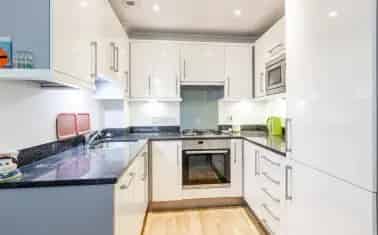 Dartmouth Town Centre Apartment 2 Beds Secure Parking