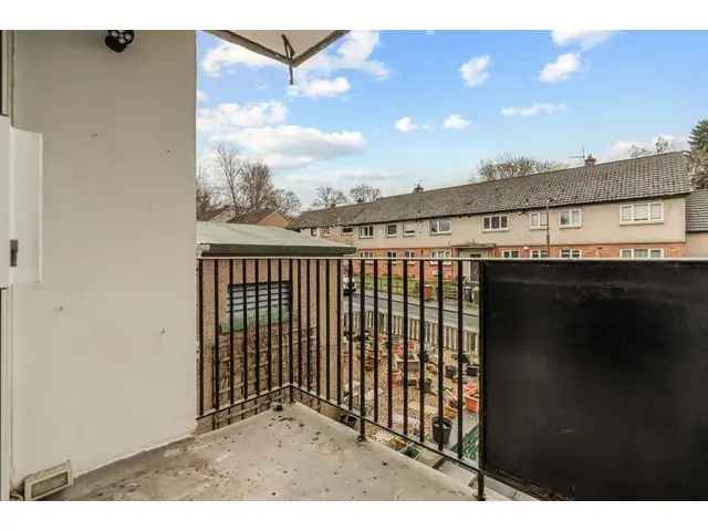 2 Bedroom Flat for Sale in Clermiston