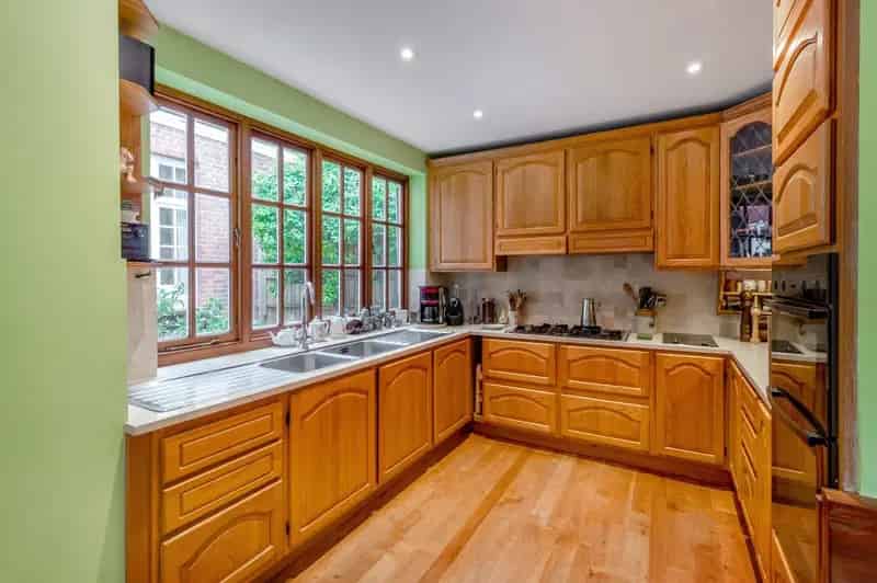 5 bedroom semi-detached house for sale