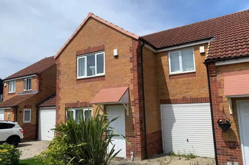 2-Bedroom House Holmewood Chesterfield - Garage - Garden