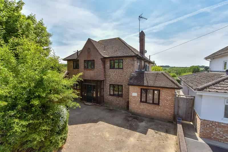 5 Bedroom Detached House for Sale Chain Free