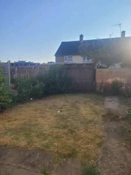 3 Bed House Near Train Station Large Garden
