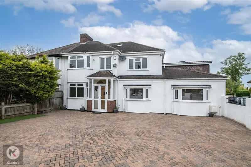 5 Bedroom Semi Detached House For Sale