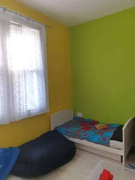 3 Bedroom House Near Tube Station