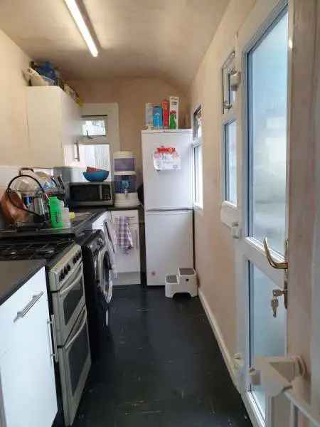 3 Bedroom House Near Tube Station