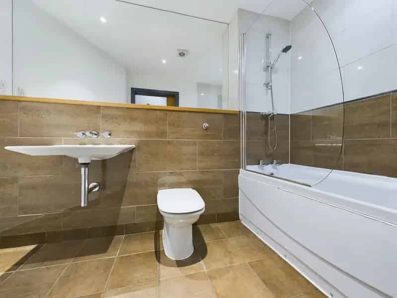 2 Bedroom Flat House to Rent
