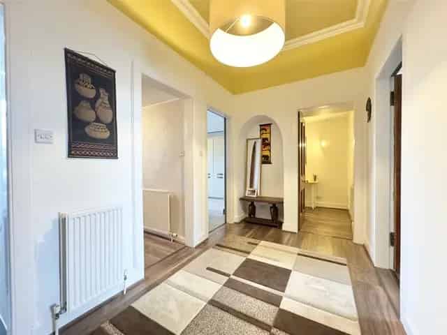 2 Bedroom Flat for Sale in Uddingston