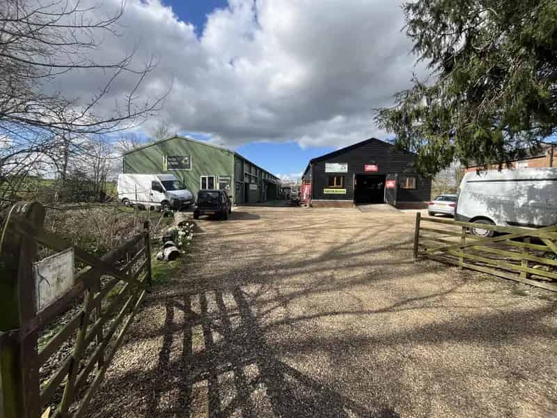 Multi-Use Barn Units To Let - Office Warehouse Retail Space